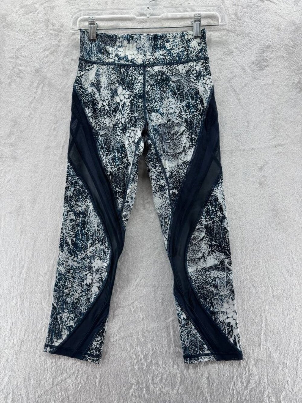 NWOT Lululemon Never Still Crop 21" Wildwood White Multi / Nocturnal Teal SIZE 4